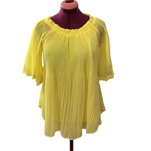 Davi & Dani Yellow Pleated Chiffon Blouse Size Small